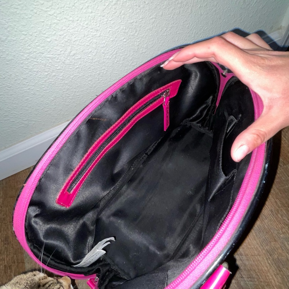 Hello Kitty x Loungefly Y2K Pink Patent Bag – Cute & Spacious - Picture 5 of 8